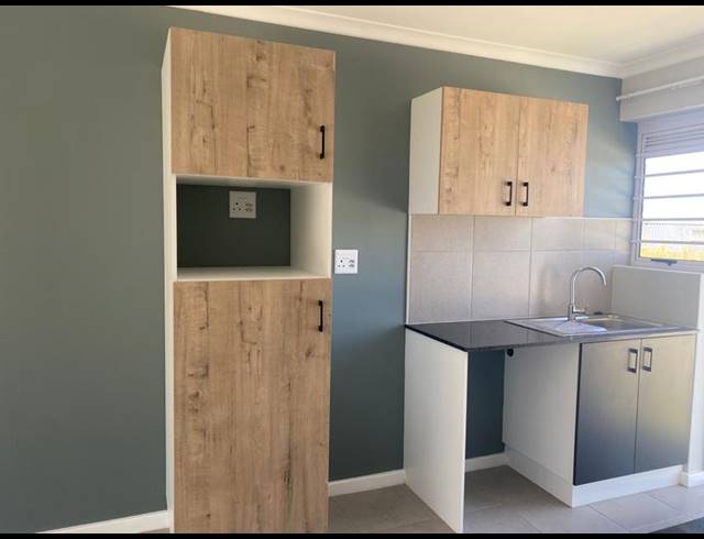 2 BEDROOM TOWNHOUSE FOR SALE IN FAIRVIEW